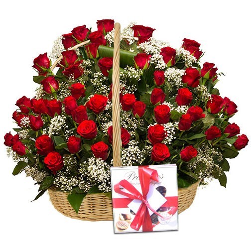 101 Roses with Chocolates – anniversary bouquet, flower delivery across Europe