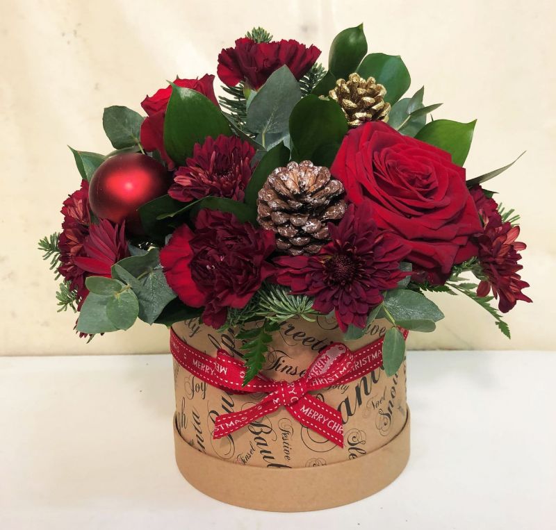 Christmas Flower Box – christmas bouquet, flower delivery across Europe